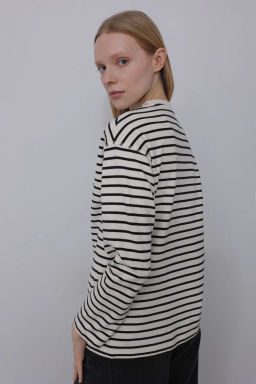 Черно-белый лонгслив в горизонтальную полоску - Incity фото 15