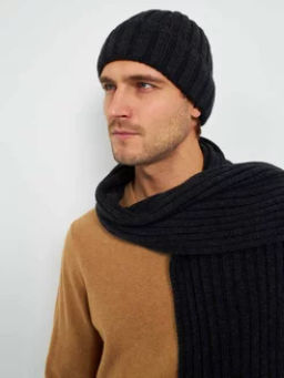 Шапка с отворотом на флисе из шерсти мериноса темный анрацит