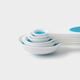 Цена за 2 шт. Набор мерных ложек Доляна «Тепло», 6 шт.: 0.62/1.25/2.5/5/7.4/15 мл, красный, белый