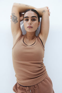 Camiseta de tirantes en canale