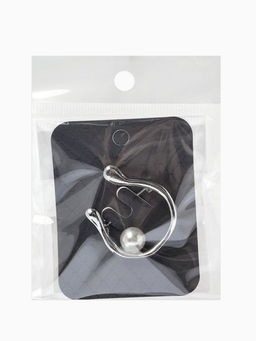 Брошь «Подкова», с бусиной №10, цвет белый в серебре