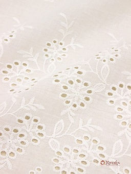 Шитье Цветочные гроздья по кайме (фестоны с 2х сторон) цв.молочно-белый, ш.1.34м, батист, хл-100%
