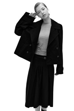 Falda midi tableada con cinturon