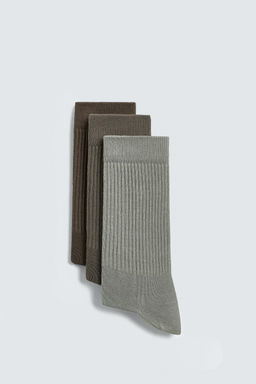 3-PACK OF RIBBED SOCKS