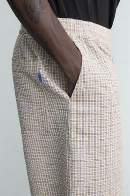BERMUDA CARGO RELAXED FIT TEXTURA / Negro - Zara фото 7
