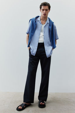 Camisa resort en tejido texturizado Regular Fit
