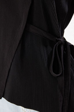 Trendyolmilla Siyah Pilise ve Baglama Detayl? Relaxed/Rahat Kal?p Orme Bluz TWOSS25BZ00094  фото 13