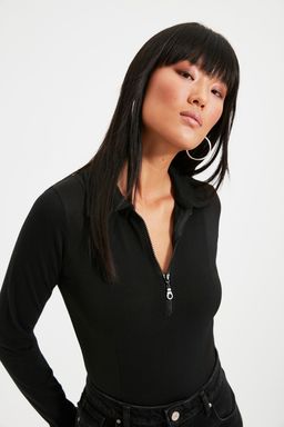 TRENDYOLMILLA Siyah Fermuarl? Polo Yaka Fitted/Vucuda Oturan Esnek C?tc?tl? Orme Body TWOAW21BD0066