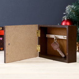 Ключница настенная «Совушки новогодние», панно декоративное, венге, 12×17 см