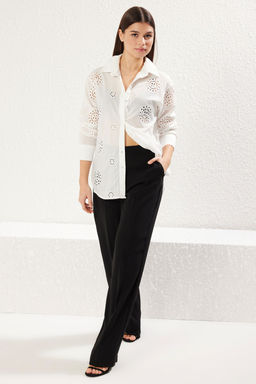 TRENDYOLMILLA Beyaz Brode Nak?s Detayl? Oversize Genis Kal?p Dokuma Gomlek TWOSS25GO00028  фото 2