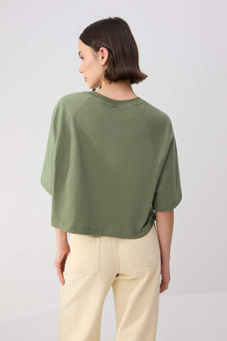 Wardrobe Essentials-Haki Boxy/Rahat Kal?p K?sa Kollu Crop %100 Pamuk Orme T-Shirt TWOSS26TS00006