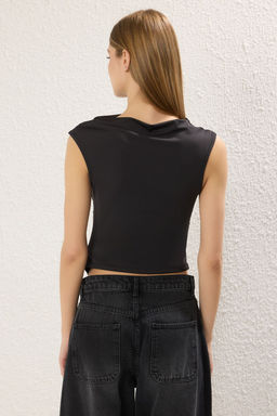 Siyah Fitted/Vucuda Oturan Asimetrik Etek Ucu Detayl? Esnek Orme Bluz TWOSS25BZ00080 - Trendyolmilla фото 4