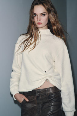 RUSTIC BROOCH SWEATSHIRT - Zara фото 2