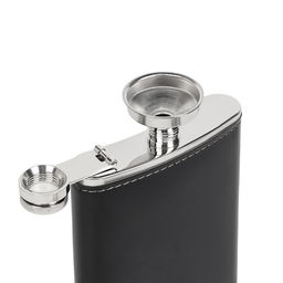 Набор 7 в 1: фляжка 8 oz, чёрная, 4 рюмки, воронка, шахматы, 18 х 24 см - Simaland фото 11