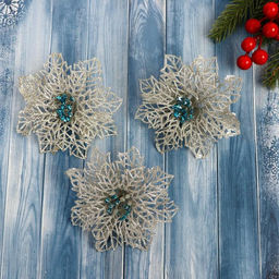 Цена за 2 шт. Ёлочные игрушки 3 шт. Зимнее волшебство. Ажурный цветок пластик, 10.5 см, серебро