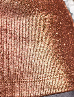 Топ с закрытым декольте из хлопка с эластаном в рубчик с матовым покрытием металлик - Vilatte фото 3