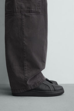 ZAPATILLA VOLUMEN / Negro