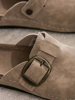 S?et G?r?n?ml? Kad?n Ev Terli?i