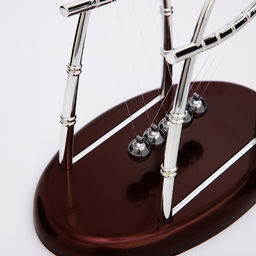 Маятник «Стрессоуталин» овал маленький 10.5×18×13.5