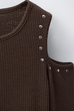 RIB T-SHIRT WITH CUT-OUT AND STUDS - Zara фото 3