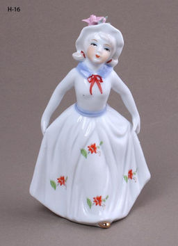 Статуэтка Девочка 16 см / XH:129 /уп 60/