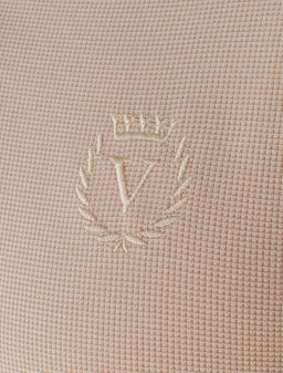 Поло из фактурного трикотажа с застежкой на пуговицы