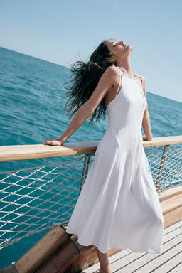 VESTIDO MIDI GABARDINA VOLUMEN / Blanco
