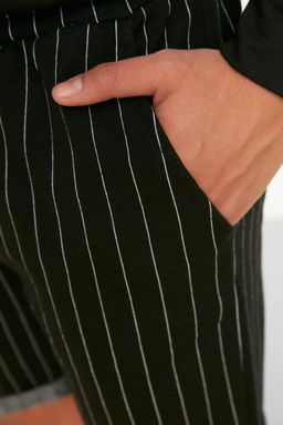 Siyah Regular Orta Boy/Normal Kesim Cizgili Sort TMNSS20SR0200