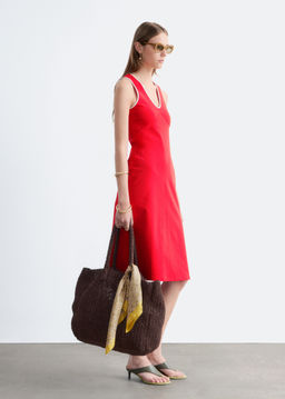 Vestido midi con escote en U