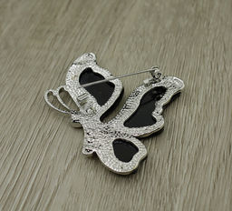 Брошь "Бабочка" перламутр гелиотис