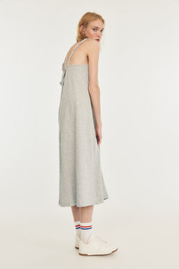 Vestido de punto con tirantes girados - H&m фото 3