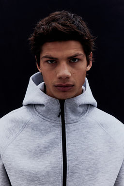 Chaqueta sudadera de deporte en DryMove