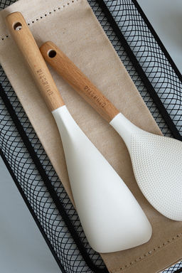 Ложка для мультиварки молочный силикон+нейлон, ручка из бука - Denastia фото 5