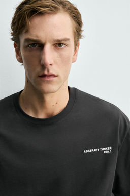 CAMISETA BOXY FIT TEXTO CONTRASTE / Gris oscuro - Zara фото 5