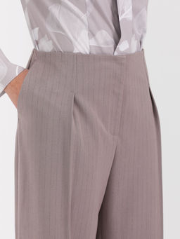 Брюки в полоску