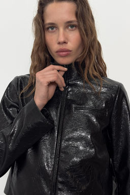 CHAQUETA CORTA EFECTO PIEL / Negro - Zara фото 9
