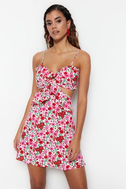TRENDYOLMILLA Cicek Desenli Mini Dokuma Cut Out/Pencere Plaj Elbisesi TBESS21EL1054