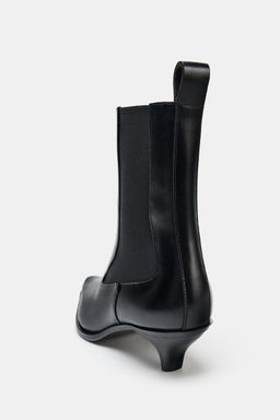 LIMITED EDITION LEATHER KITTEN HEEL ANKLE BOOTS - Zara фото 7