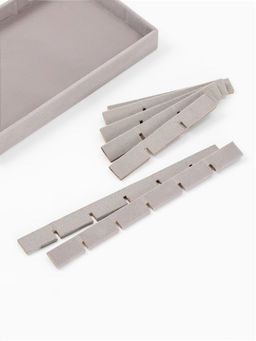 Подставка для украшений QF18 ячеек, флок, 21?12.3?2.5 см, серая