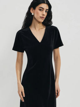 Платье миди из бархата / Zarina