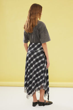 TRENDYOLMILLA Siyah Ekose Desenli Tul Dantel detayl? Esnek Etek TWOSS25ET00067 фото 9