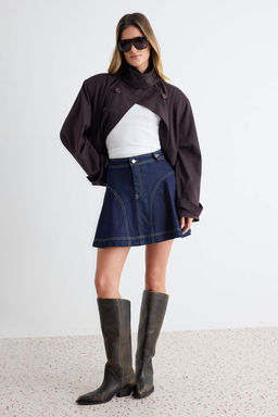 Koyu Mavi Volanl_ Diki_ Detayl_ Mini Denim Etek TWOAW27ET00023