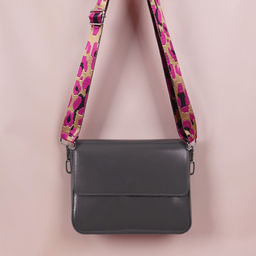 Ручка для сумки «Розовый леопард», стропа, с карабинами, 139±3×3.8 см, ярко-розовая