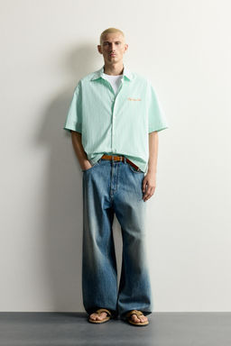 CAMISA BOXY FIT GR?FICOS ESTAMPADOS / Verde