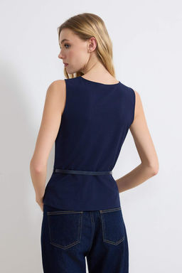 Trendyolmilla Siyah Kemerli Fitted/Vucuda Oturan Orme Bluz TWOSS25BZ00022 фото 17