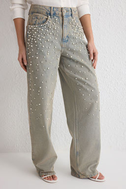 TRENDYOLMILLA Mavi Inci Detayl? Tasl? Normal Bel Barrel Skater Jeans TWOSS25JE00028