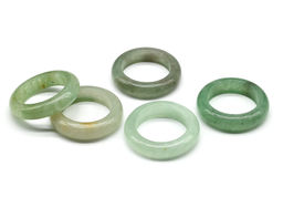 Кольцо из авантюрина зеленого Радуга камня