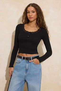 Siyah Fitted/Vucuda Oturan Havuz Yaka Dantel Detayl? Fitilli Esnek Orme Bluz TWOSS26BZ00070