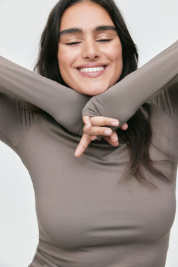 Camiseta de microfibra de manga larga - H&m фото 3