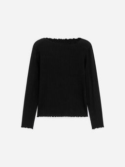 Top con cuello barco